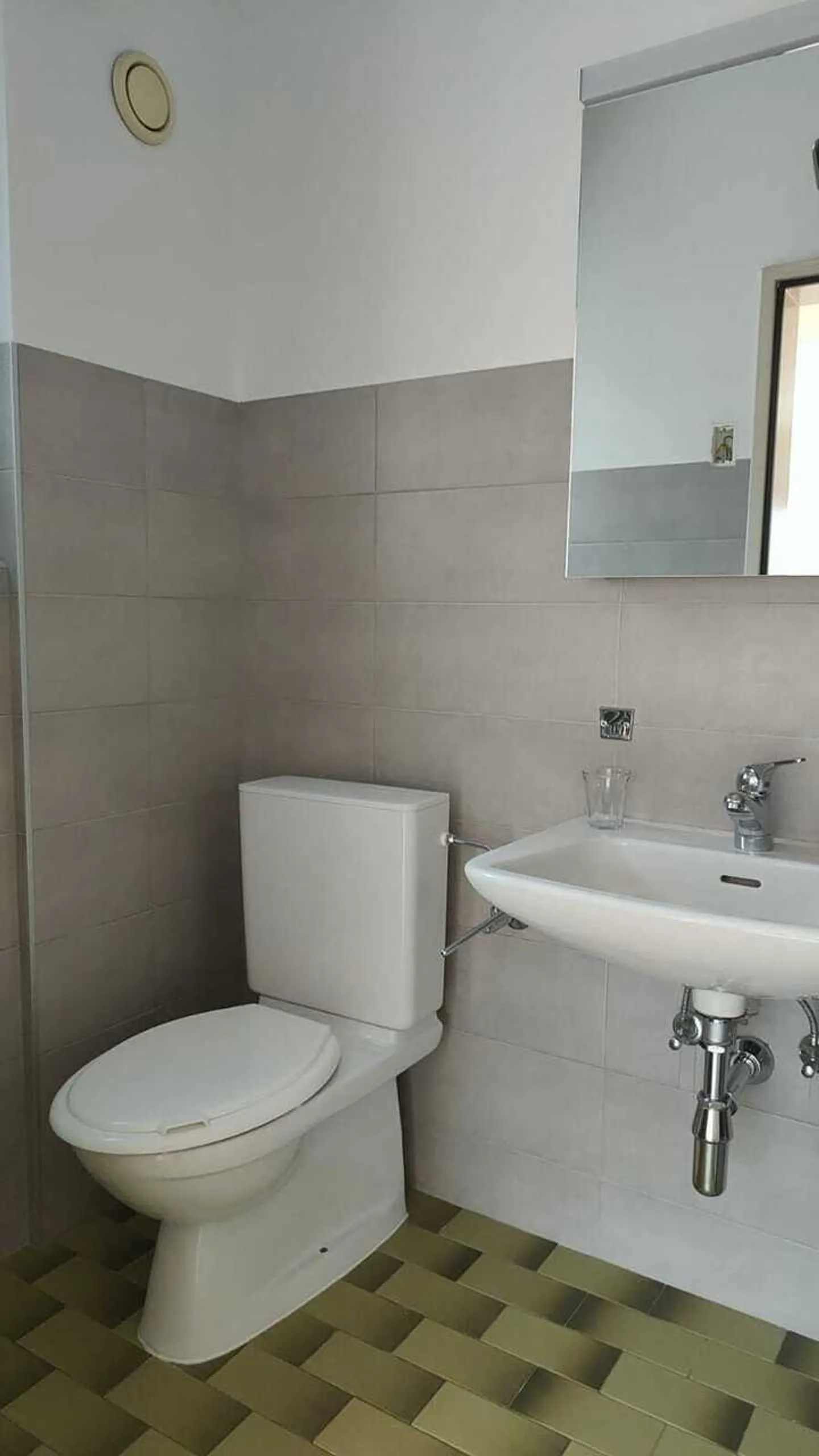 Studio for rent - Photo 8 of 9