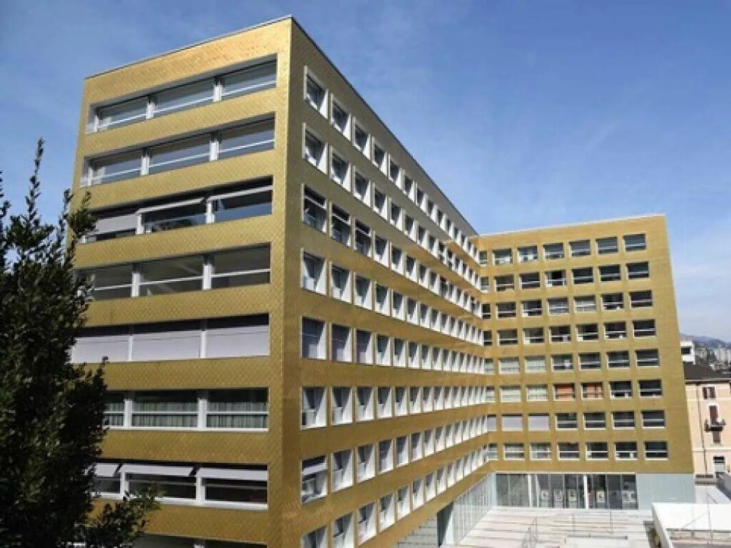 Furnished office in prestigious building - Photo 3 of 3