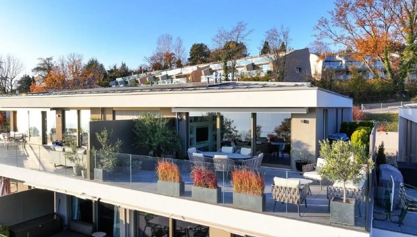 Wunderschöne möblierte Penthousewohnung mit atemberaubendem Seeblick - Foto 3 von 11