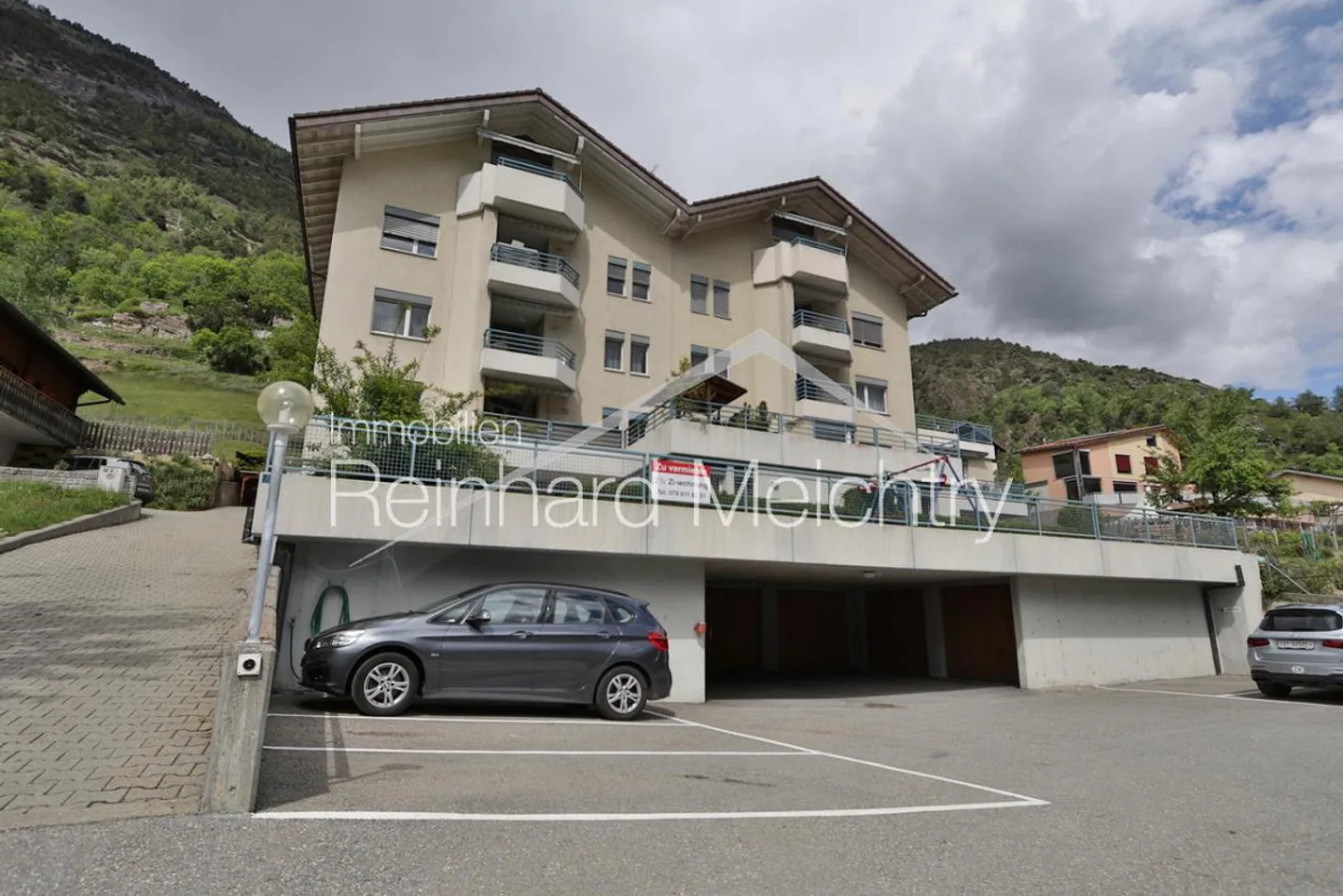 Appartement au rez-de-chaussée de 2,5 pièces avec coin salon confortable - Photo 1 sur 19