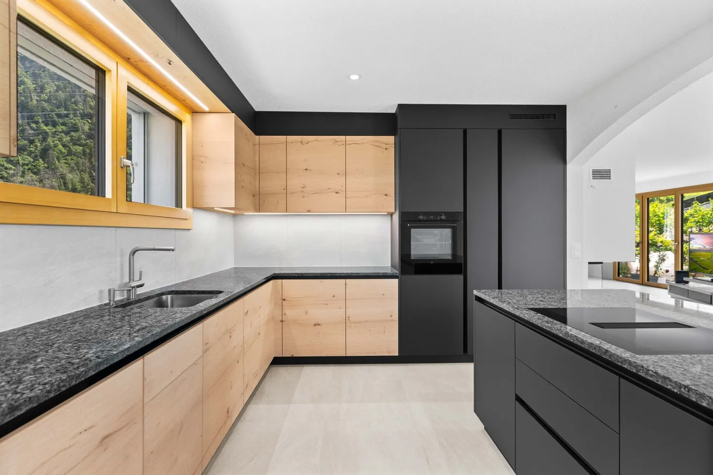 Villa bifamiliare di 5,5 stanze, con garage, a Epalinges - Foto 1 di 11