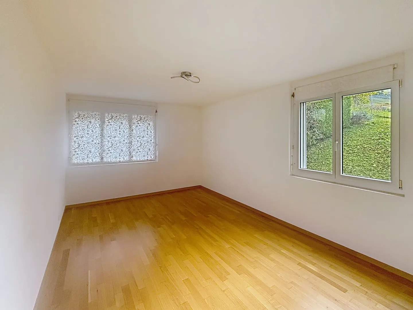 Magnificent 4.5-room apartment with panoramic views in Chernex - Photo 9 of 24