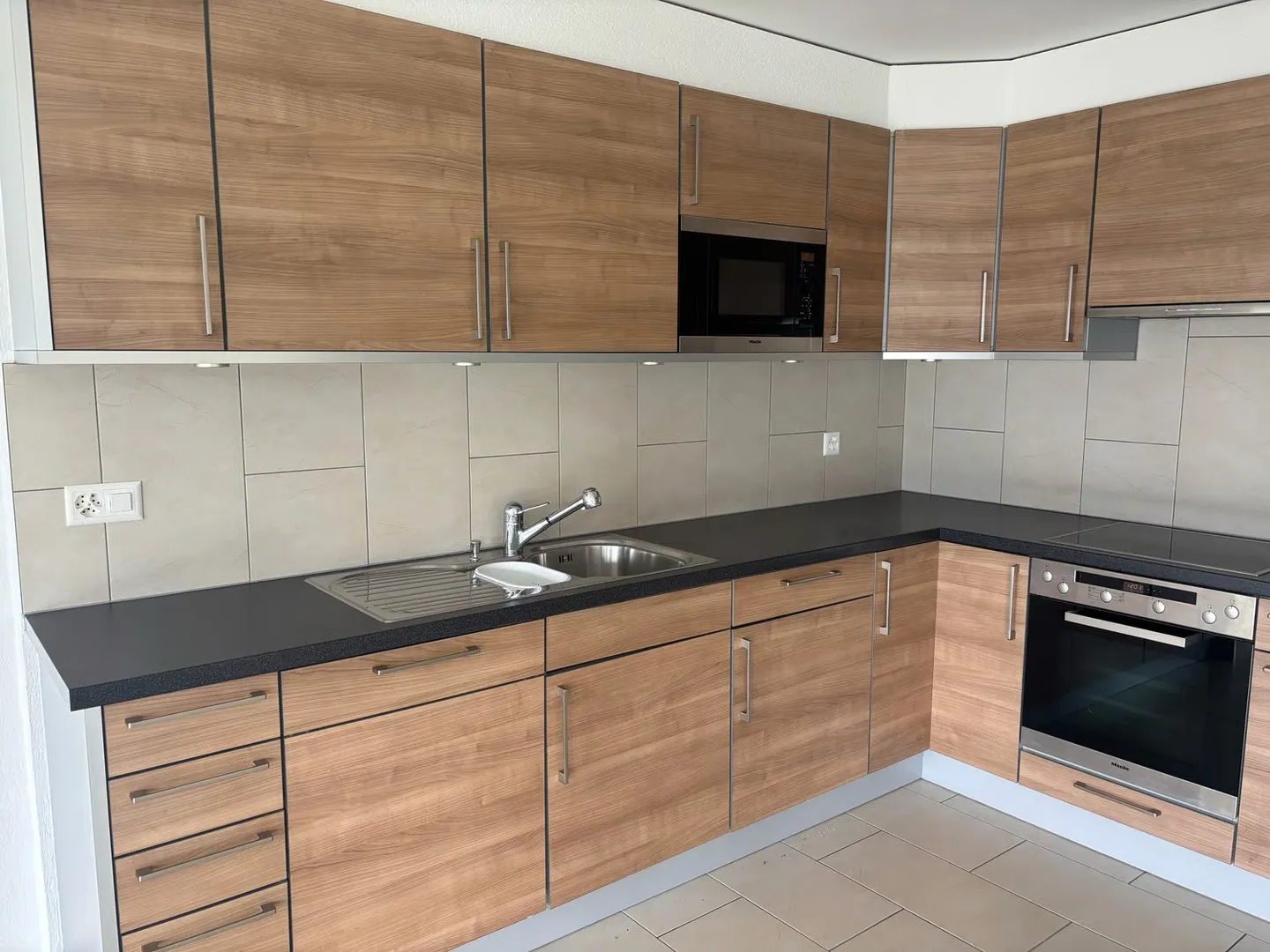 Magnificent 4.5-room apartment with panoramic views in Chernex - Photo 13 of 24