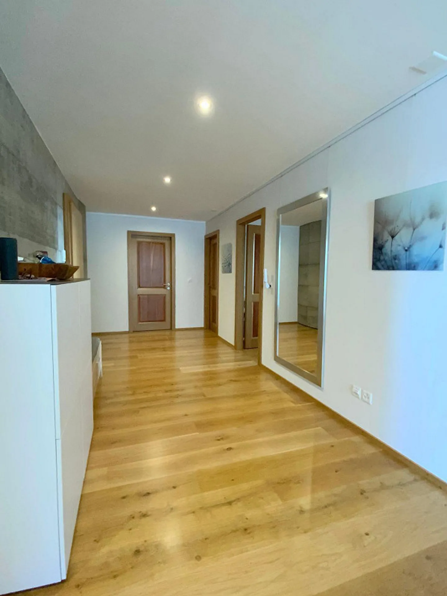 Zu vermieten: 4,5 Zimmer mit Innenloggia! - Foto 1 von 13