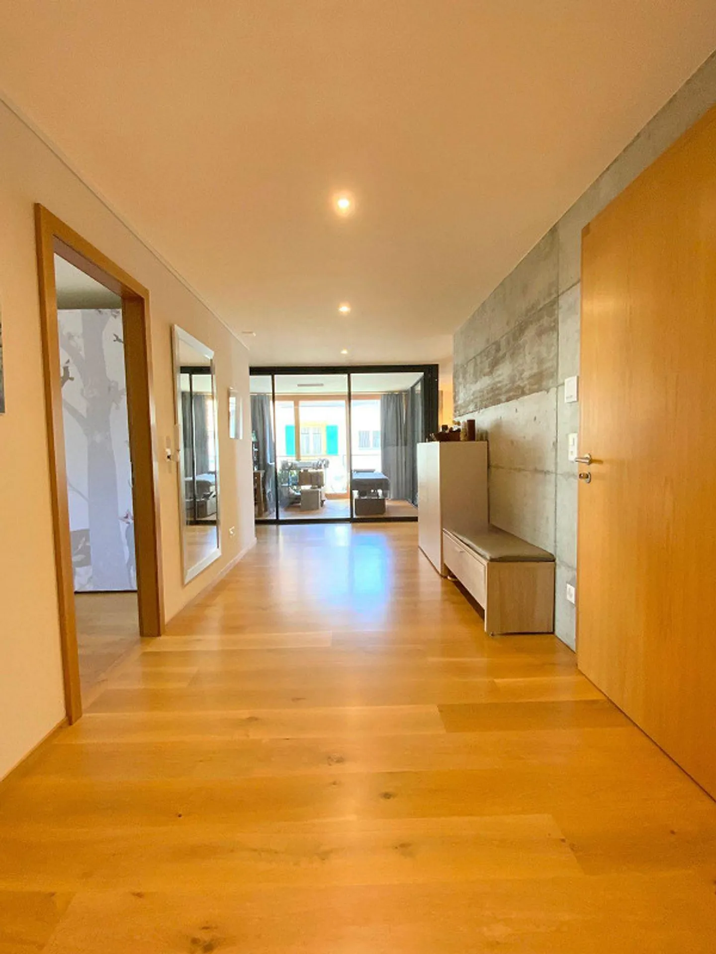 Zu vermieten: 4,5 Zimmer mit Innenloggia! - Foto 2 von 13
