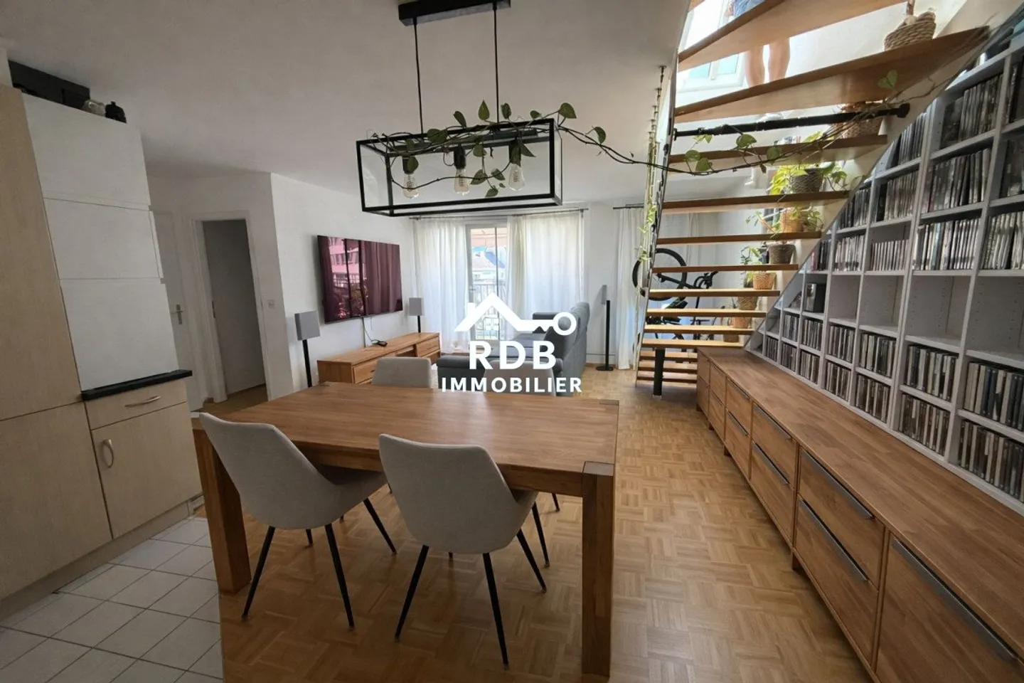 4.5-room duplex apartment on the 7th floor located in Acacias 1227 - Photo 1 of 7