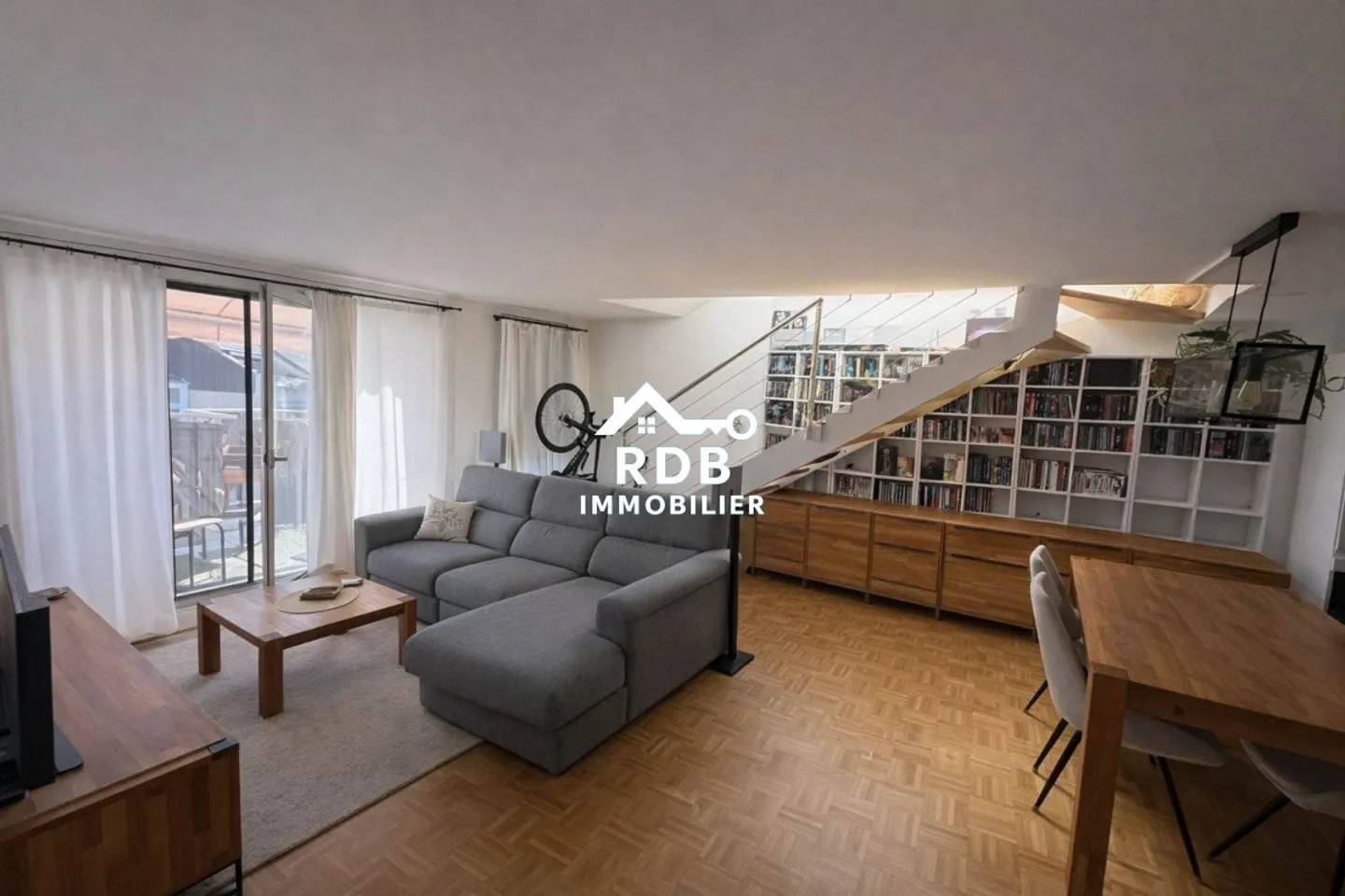 4.5-room duplex apartment on the 7th floor located in Acacias 1227 - Photo 2 of 7