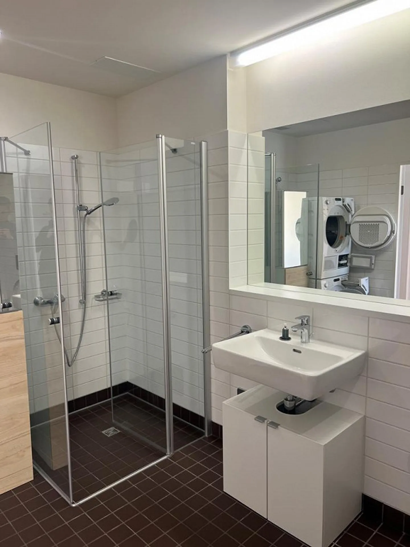 Ampio e bellissimo appartamento di 2,5 stanze in affitto - Foto 8 di 9