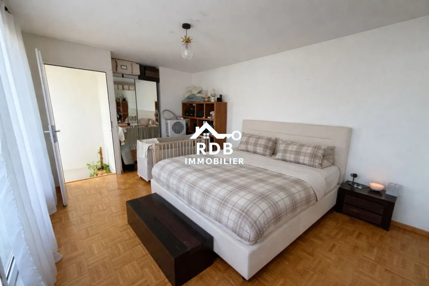 4.5-room duplex apartment on the 7th floor located in Acacias 1227 - Photo 3 of 7