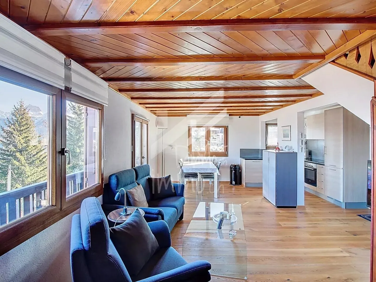 Magnifique chalet rénové avec studio - Vente aux étrangers possible - Photo 1 sur 13