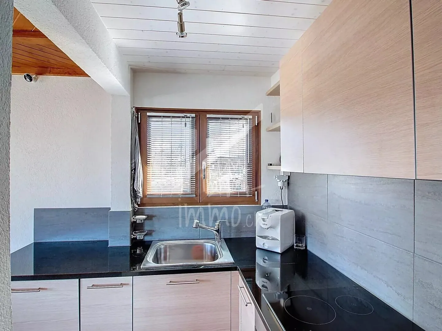 Magnifique chalet rénové avec studio - Vente aux étrangers possible - Photo 3 sur 13