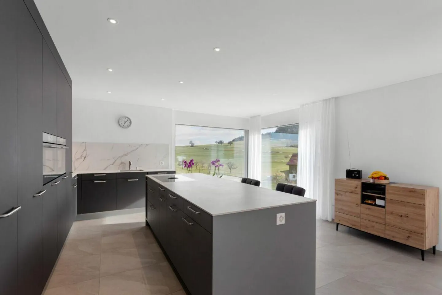 Newly built 4.5-room penthouse apartment with stunning views - Photo 2 of 10