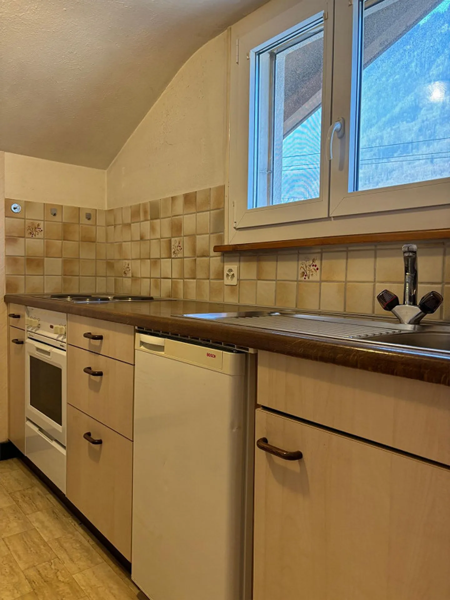 Single-family house 4.5 rooms + 2-room apartment in the attic - Photo 3 of 9