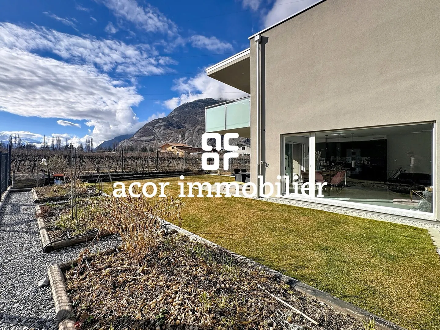 Vétroz - Modern Villa 4½ with Large Garden - Photo 1 of 11