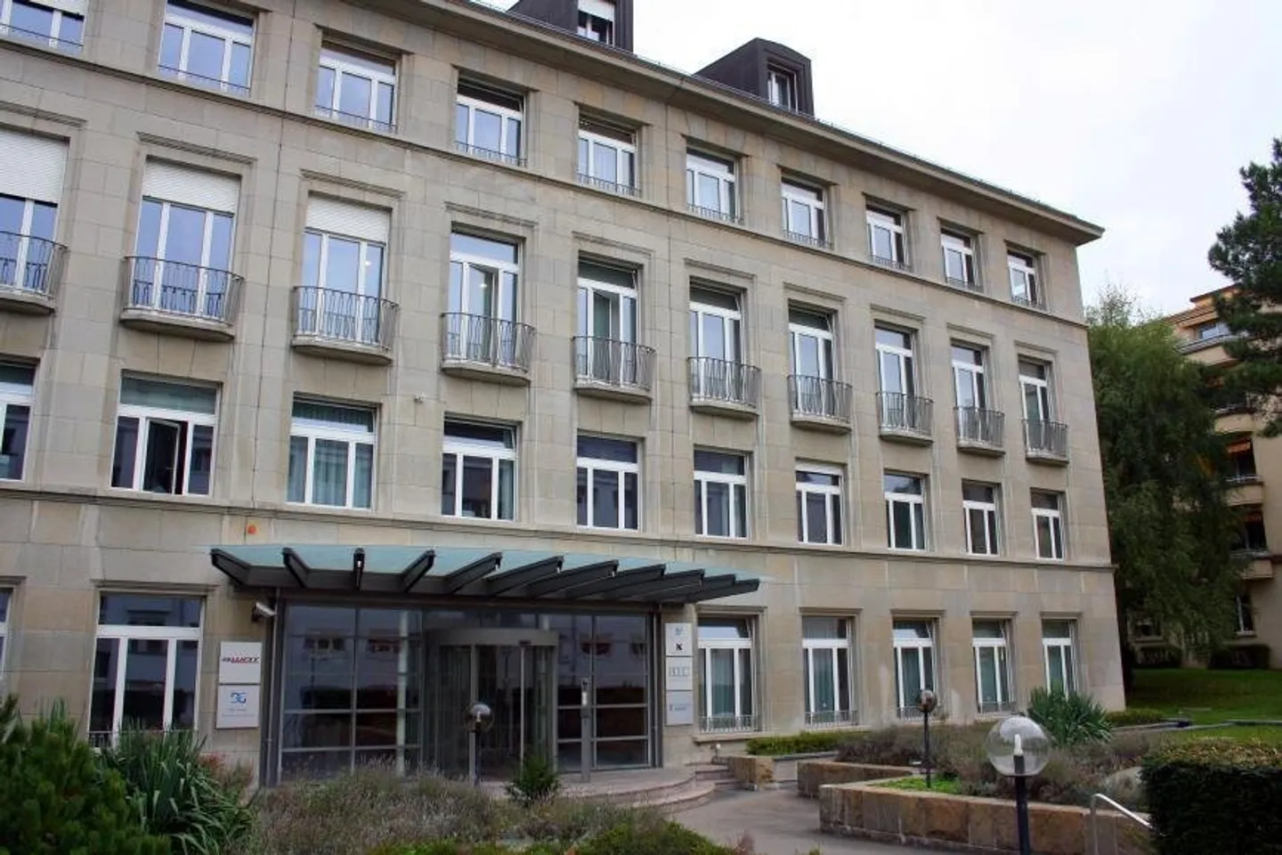 Archive Storage in the Heart of Lausanne! - Photo 1 of 4