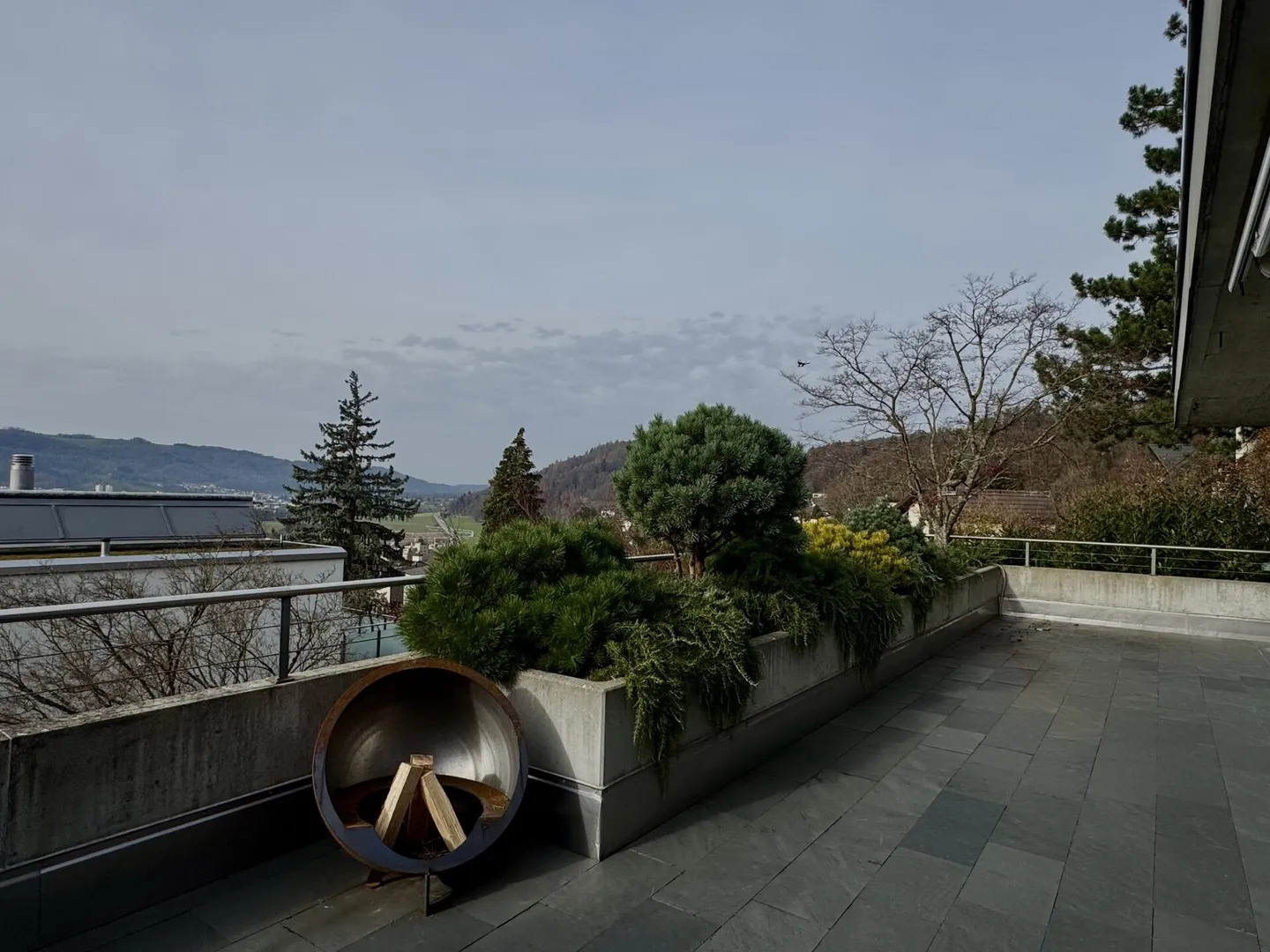 Ampio appartamento con terrazza di 4,5 stanze con vista panoramica sul Limmattal - Foto 11 di 15