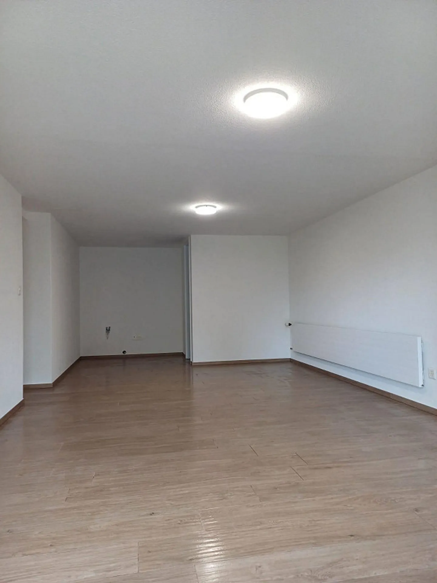 Commercial space with separate entrance - Photo 1 of 3