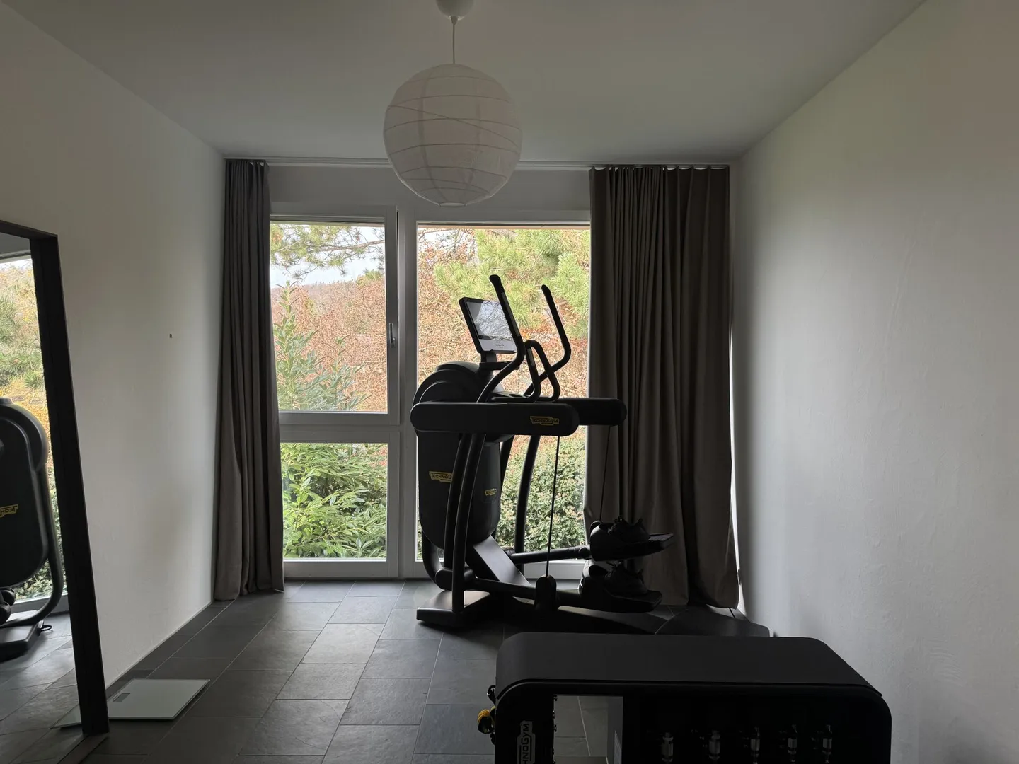 Ampio appartamento con terrazza di 4,5 stanze con vista panoramica sul Limmattal - Foto 8 di 15