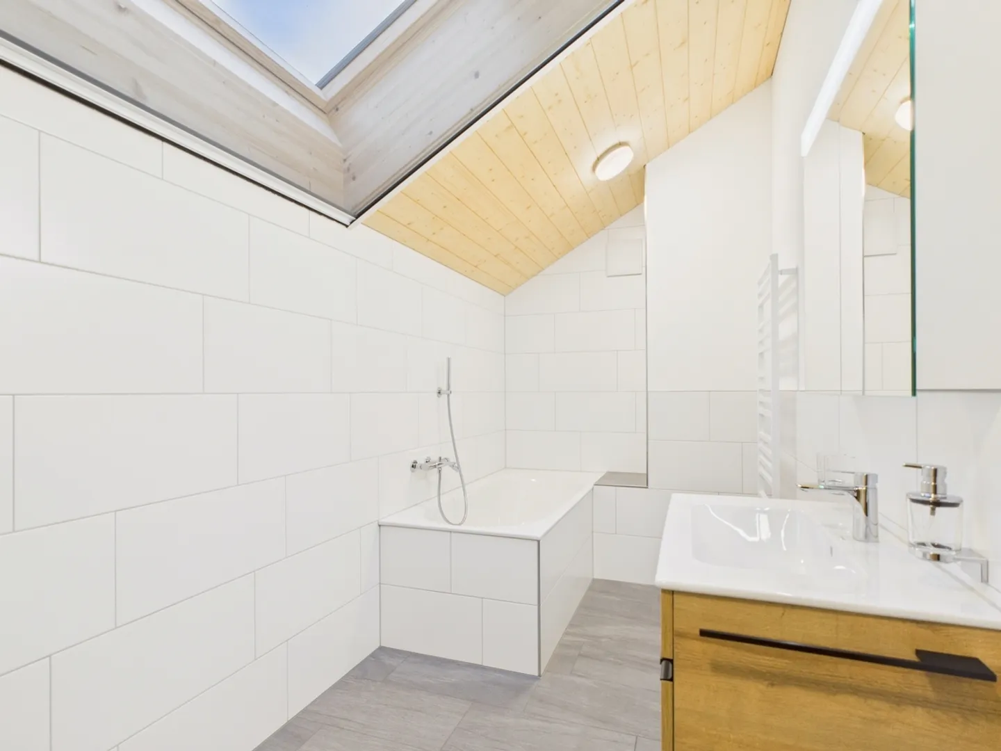 New 6-Room Apartment in Thurnen - Photo 9 of 13