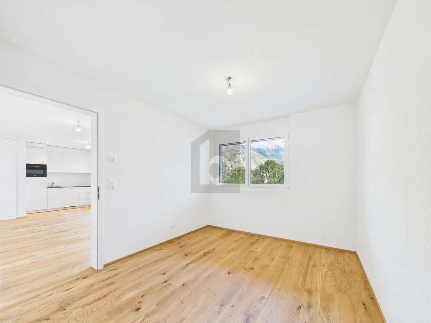 A STYLISH LIVING DREAM FOR THE DISCRIMINATING - Photo 3 of 6