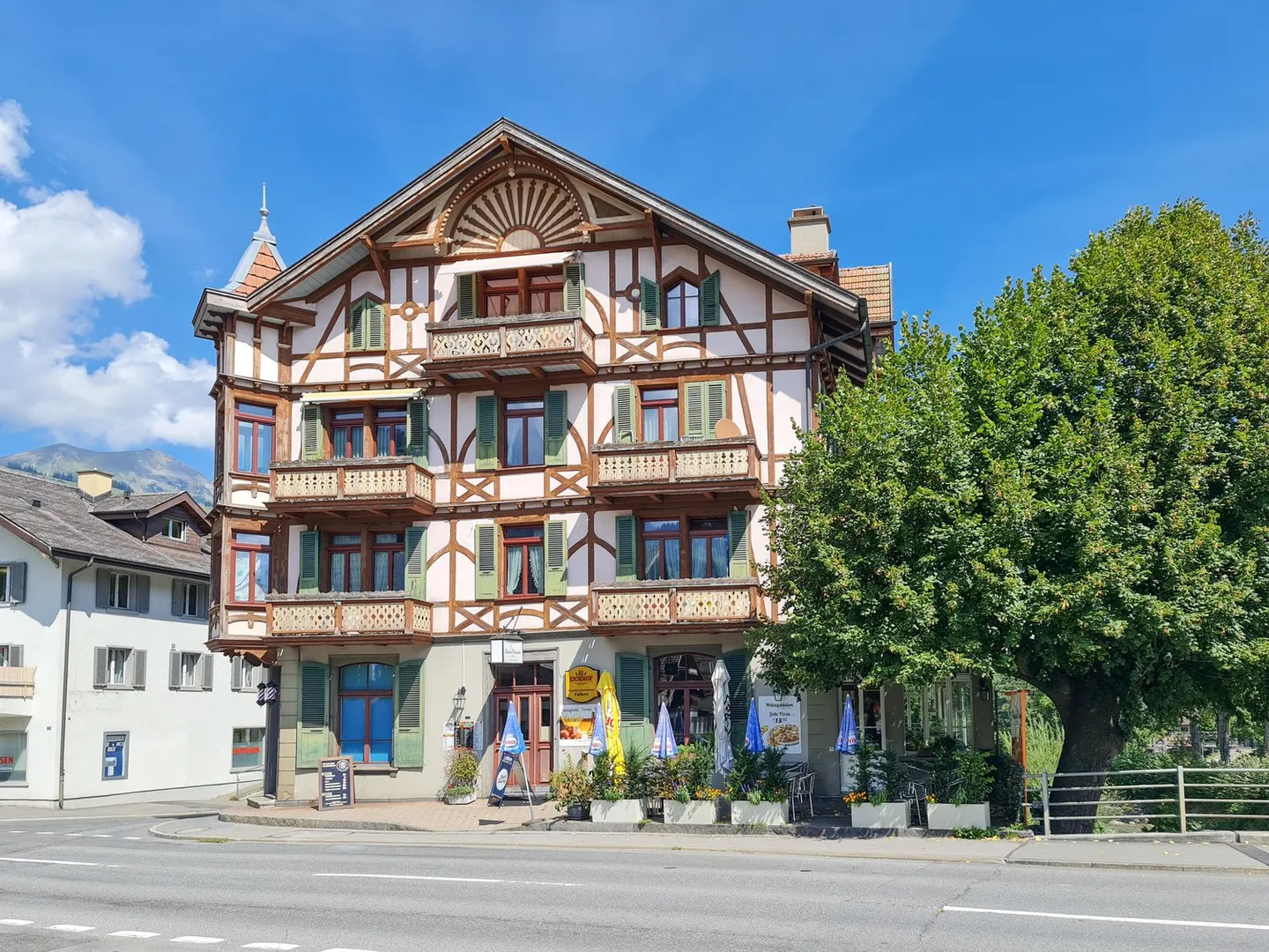 Wohn- und Geschäftshaus - Foto 1 von 5