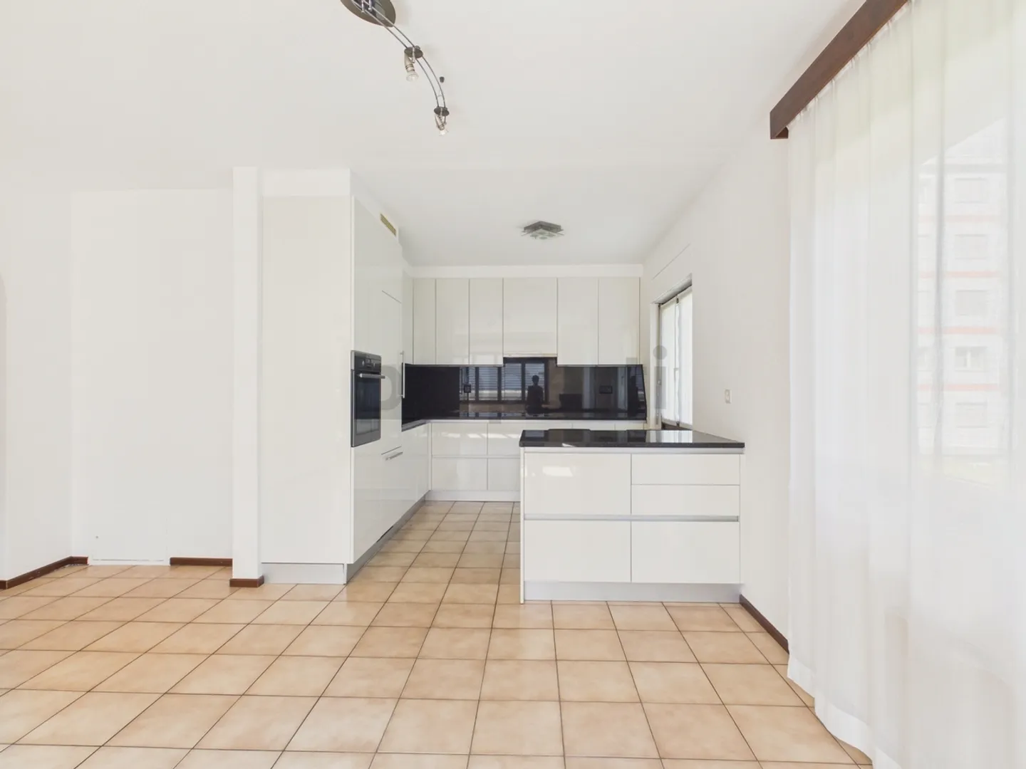 4.5 Room Apartment with Parking Space in Semi-Detached House - Photo 5 of 13