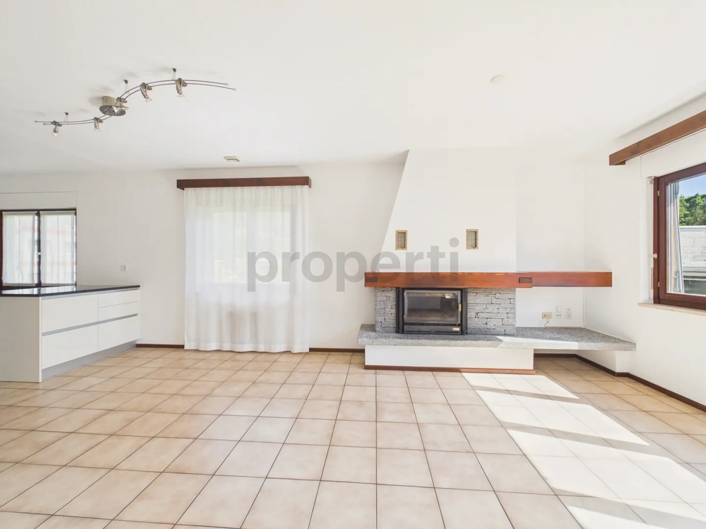 4.5 Room Apartment with Parking Space in Semi-Detached House - Photo 4 of 13