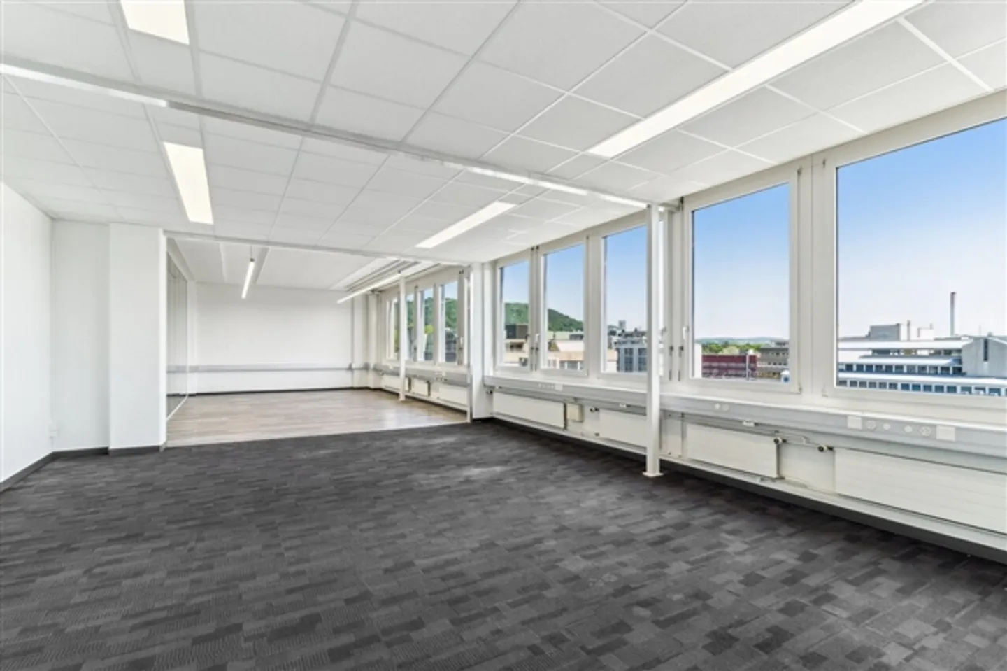 Votre nouvel espace professionnel au 5ème étage - aménagé et inondé de lumière ! - Photo 5 sur 12