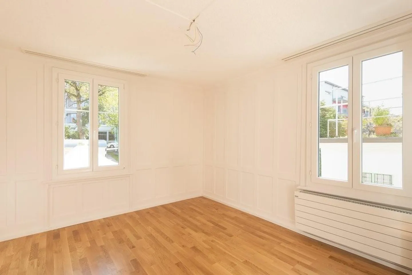 Stylish apartment with stucco - Photo 6 of 11