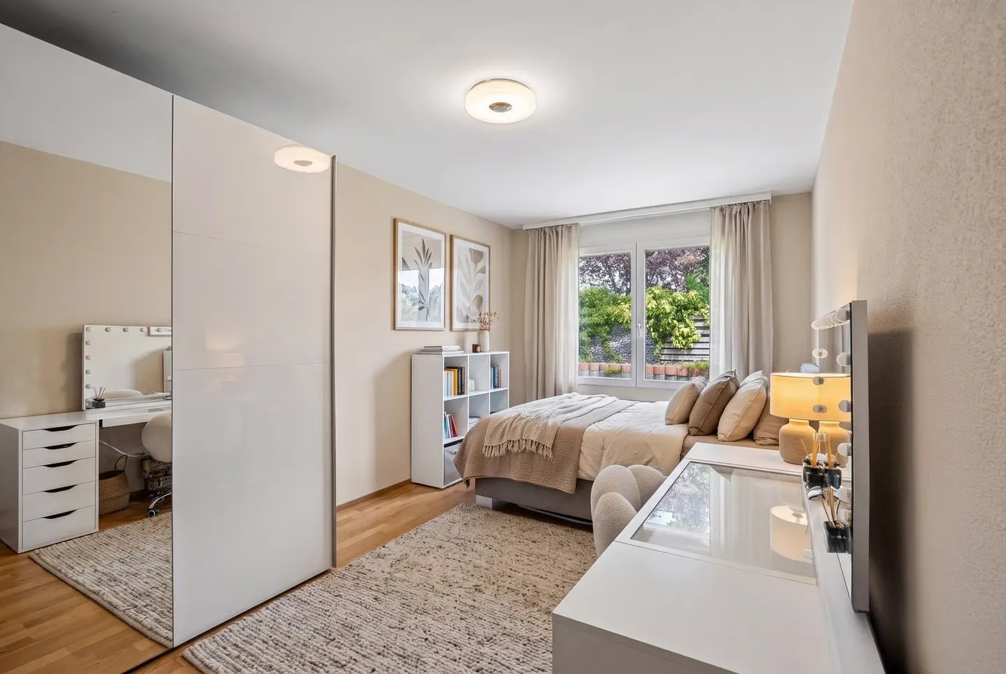 Moderno appartamento al piano terra di 4,5 stanze in un quartiere adatto alle famiglie - Foto 9 di 13