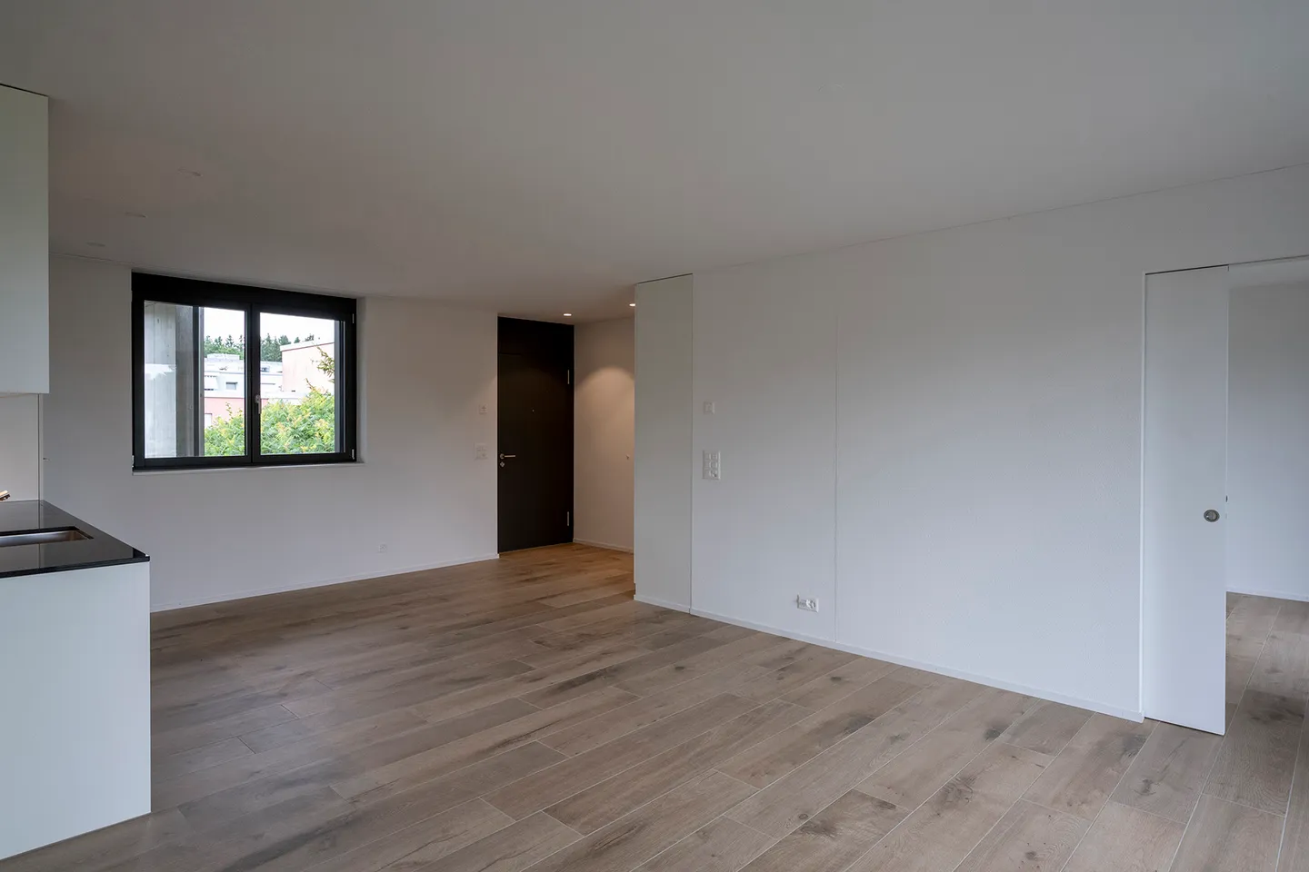 Charmante Wohnung mit Privatem Balkon - Foto 2 von 6