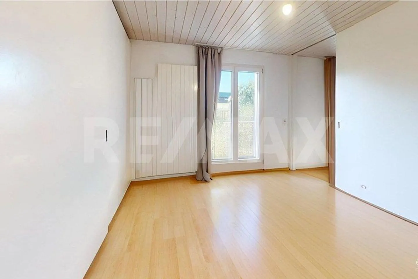 Charming 3.5-Room Apartment - Photo 2 of 11