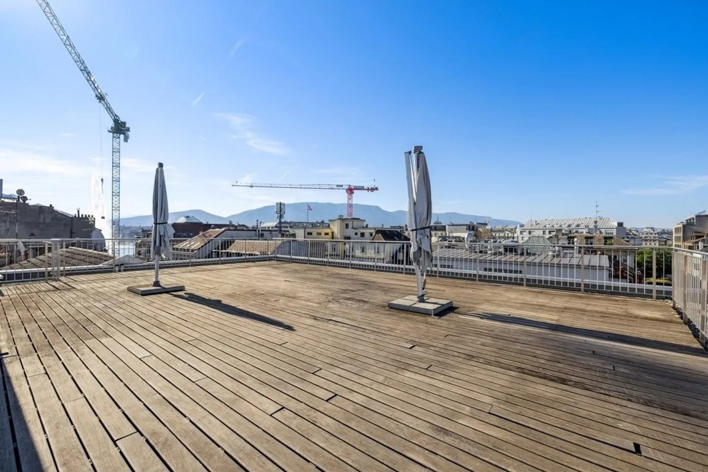 Bellissimo appartamento moderno in mansarda al 5° piano - Foto 10 di 11