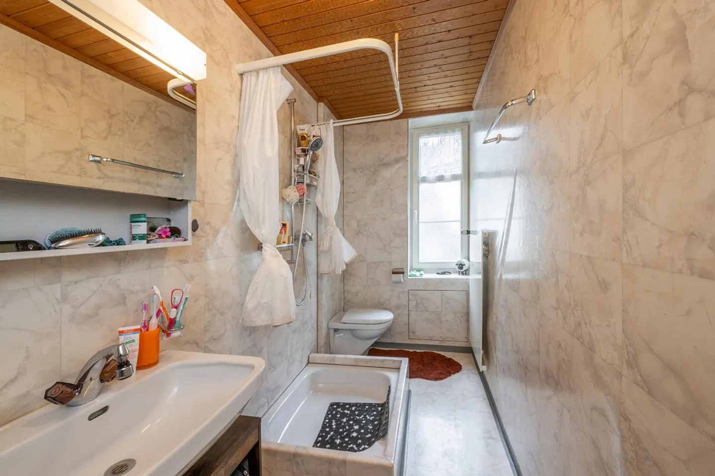 Mehrfamilienhaus mit Büro - Foto 6 von 17