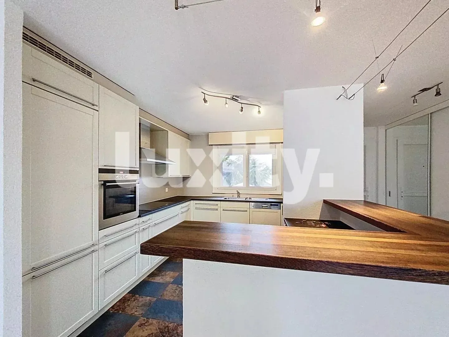 À louer : Appartement lumineux de 5,5 pièces - Chavannes-des-Bois - Photo 5 sur 8