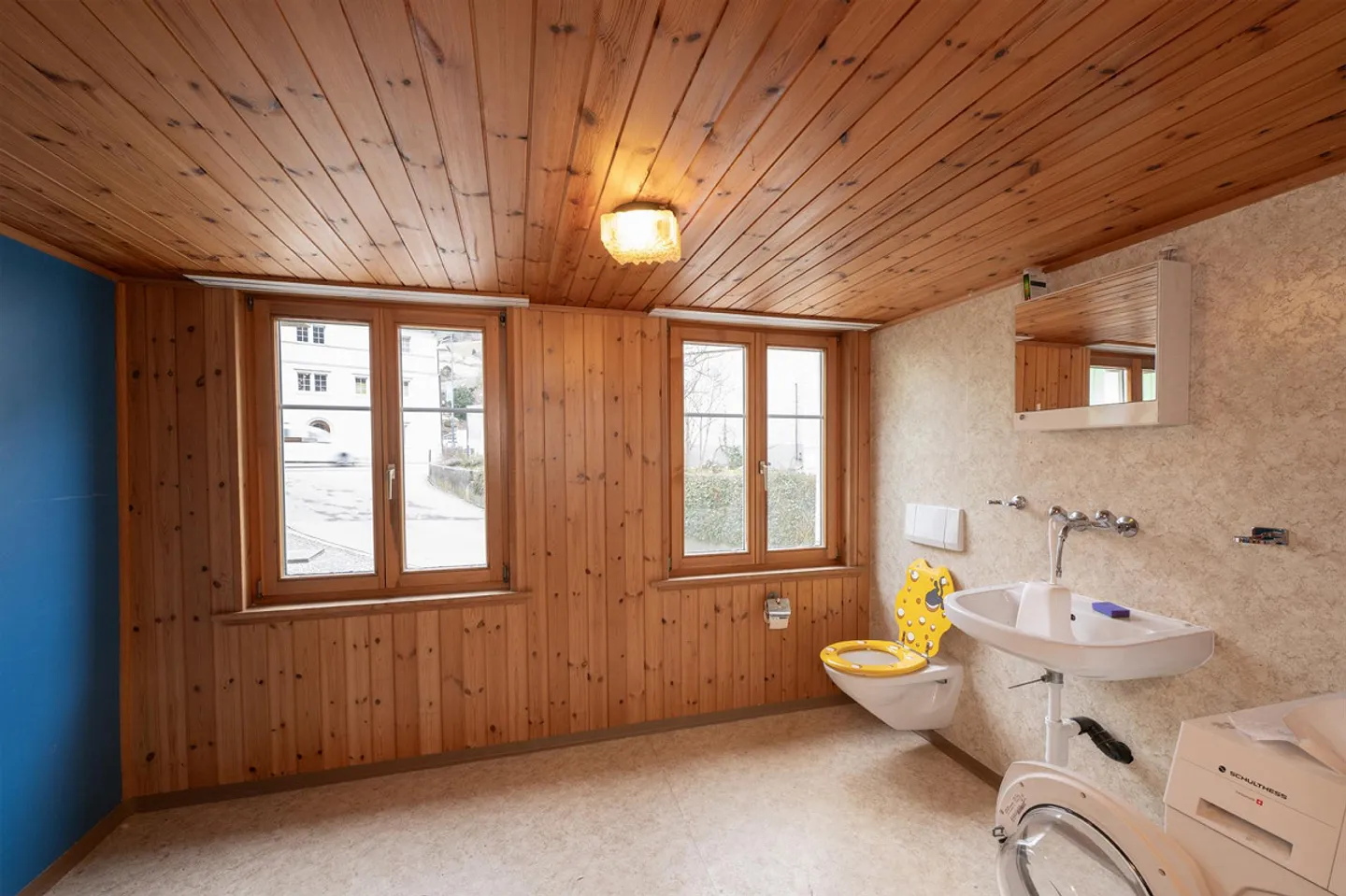 Mehrfamilienhaus mit Büro - Foto 12 von 17