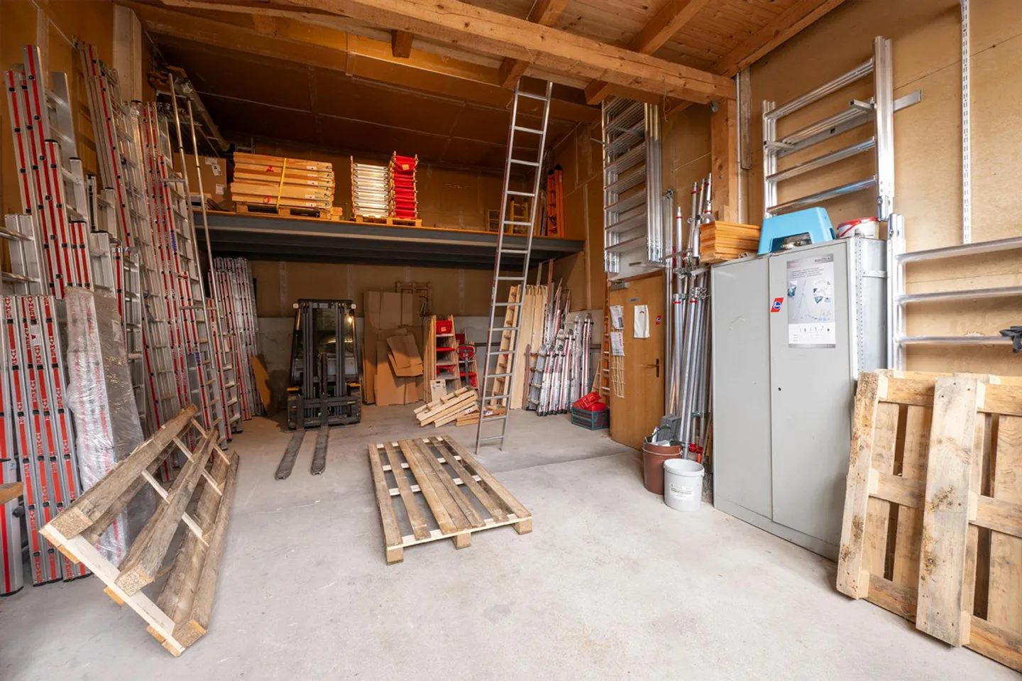 Mehrfamilienhaus mit Büro - Foto 15 von 17