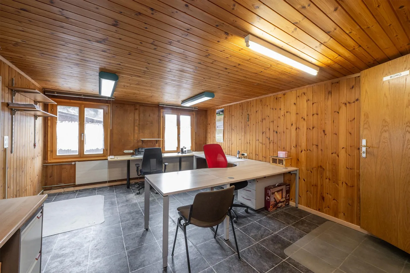 Mehrfamilienhaus mit Büro - Foto 16 von 17