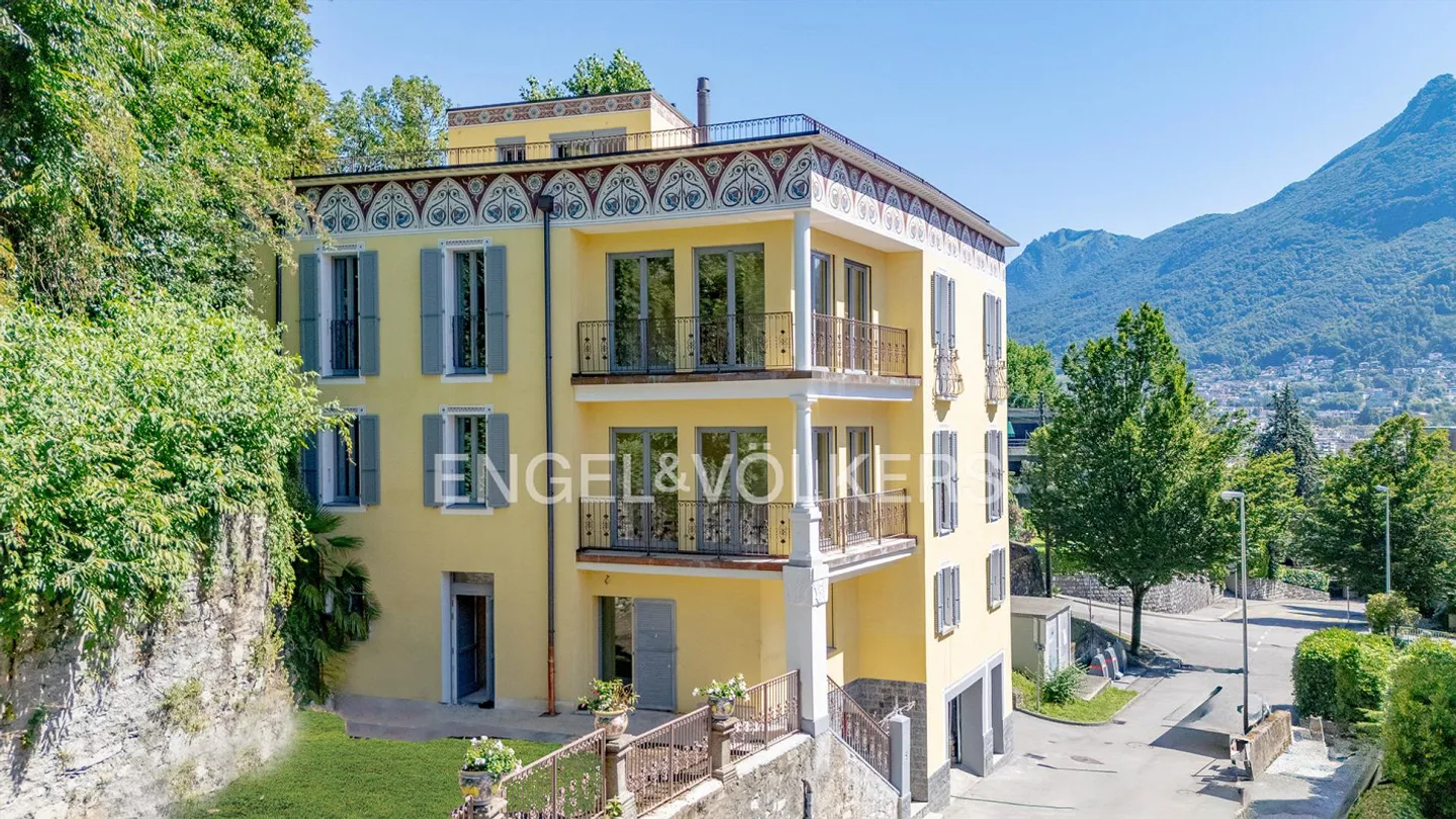 Villa raffinata in un contesto esclusivo a Lugano - Foto 1 di 15