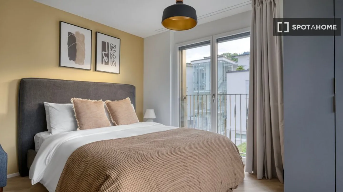 Discover, visit, and rent your new home online with complete confidence. - Photo 8 of 10