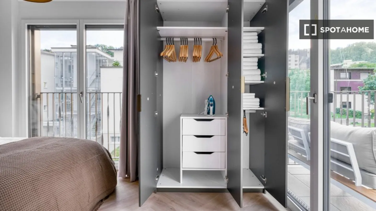 Discover, visit, and rent your new home online with complete confidence. - Photo 9 of 10