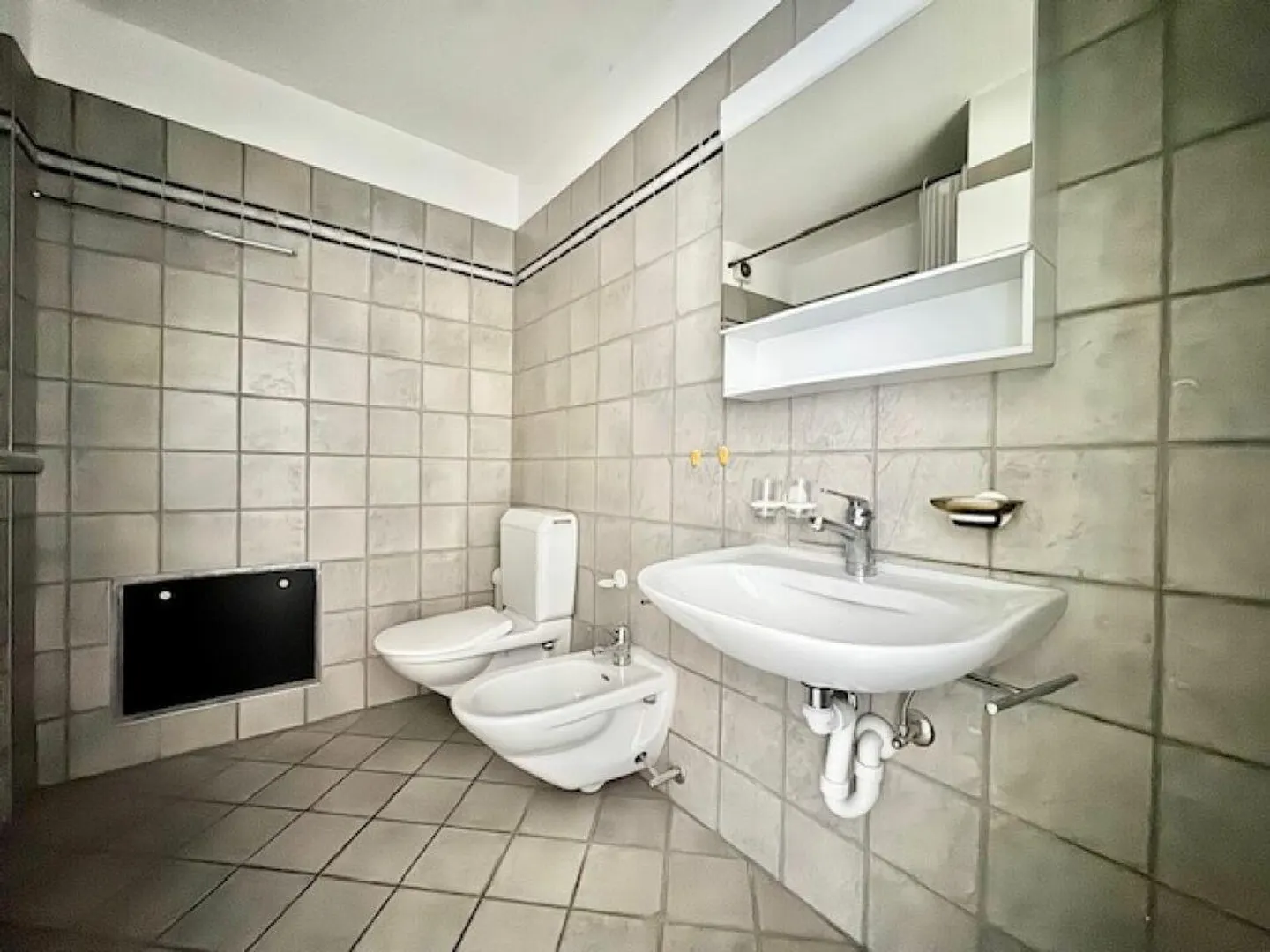 FOR SALE IN CADENAZZO - 2.5 ROOM APARTMENT ON THE GROUND FLOOR WITH BALCONY - Photo 7 of 13