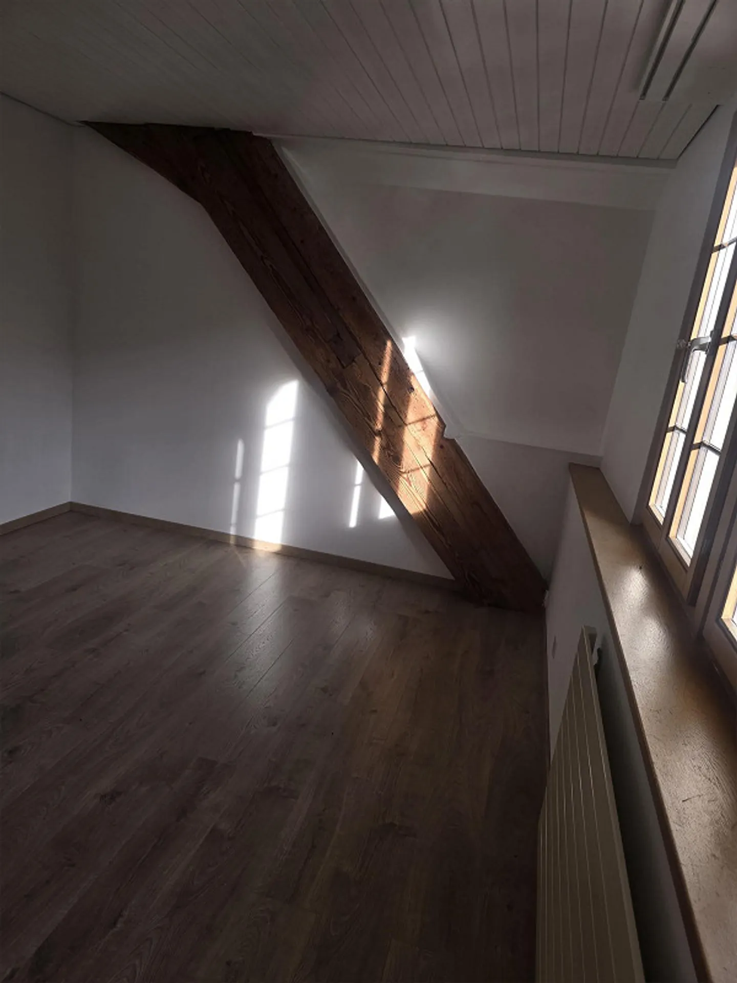 Maison de 4 1/2 pièces sur 3 étages, fraîchement rénovée - Photo 5 sur 8