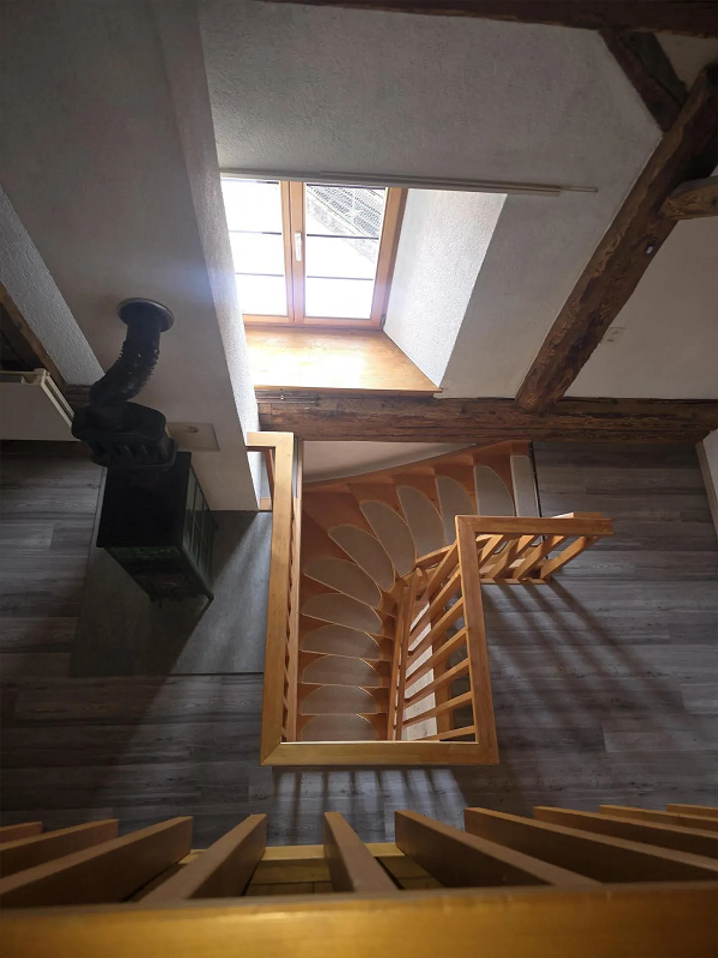Maison de 4 1/2 pièces sur 3 étages, fraîchement rénovée - Photo 8 sur 8