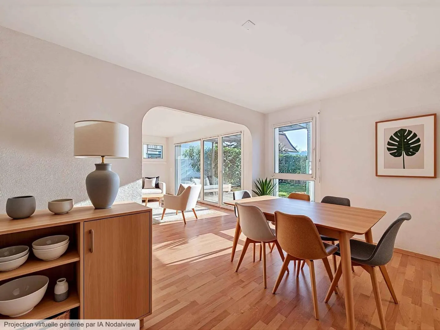 Elegant apartment with generous volumes and private garden - Photo 4 of 13
