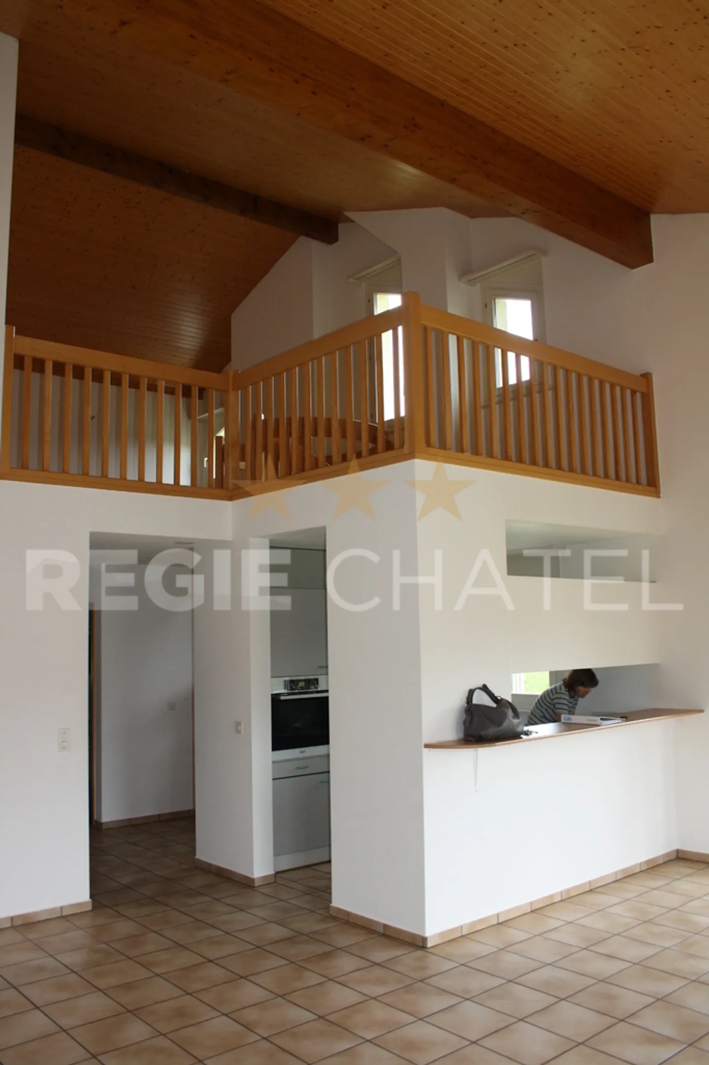Appartement spacieux 5.5 pièces - Photo 1 sur 3