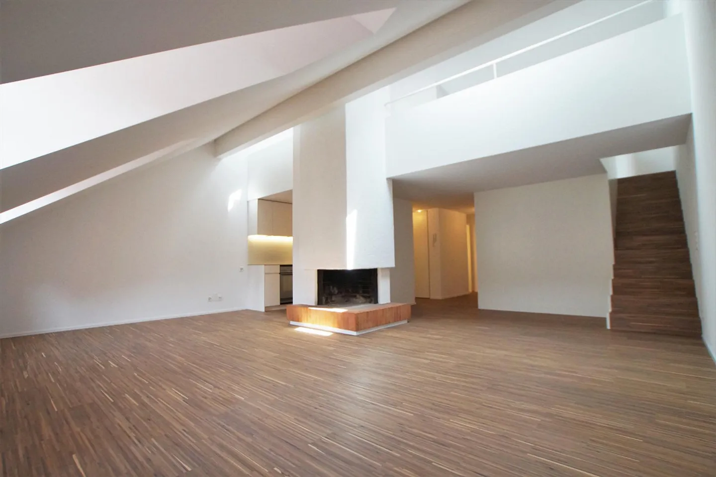 Ampio appartamento duplex di 4 stanze nella Matte - Foto 1 di 22