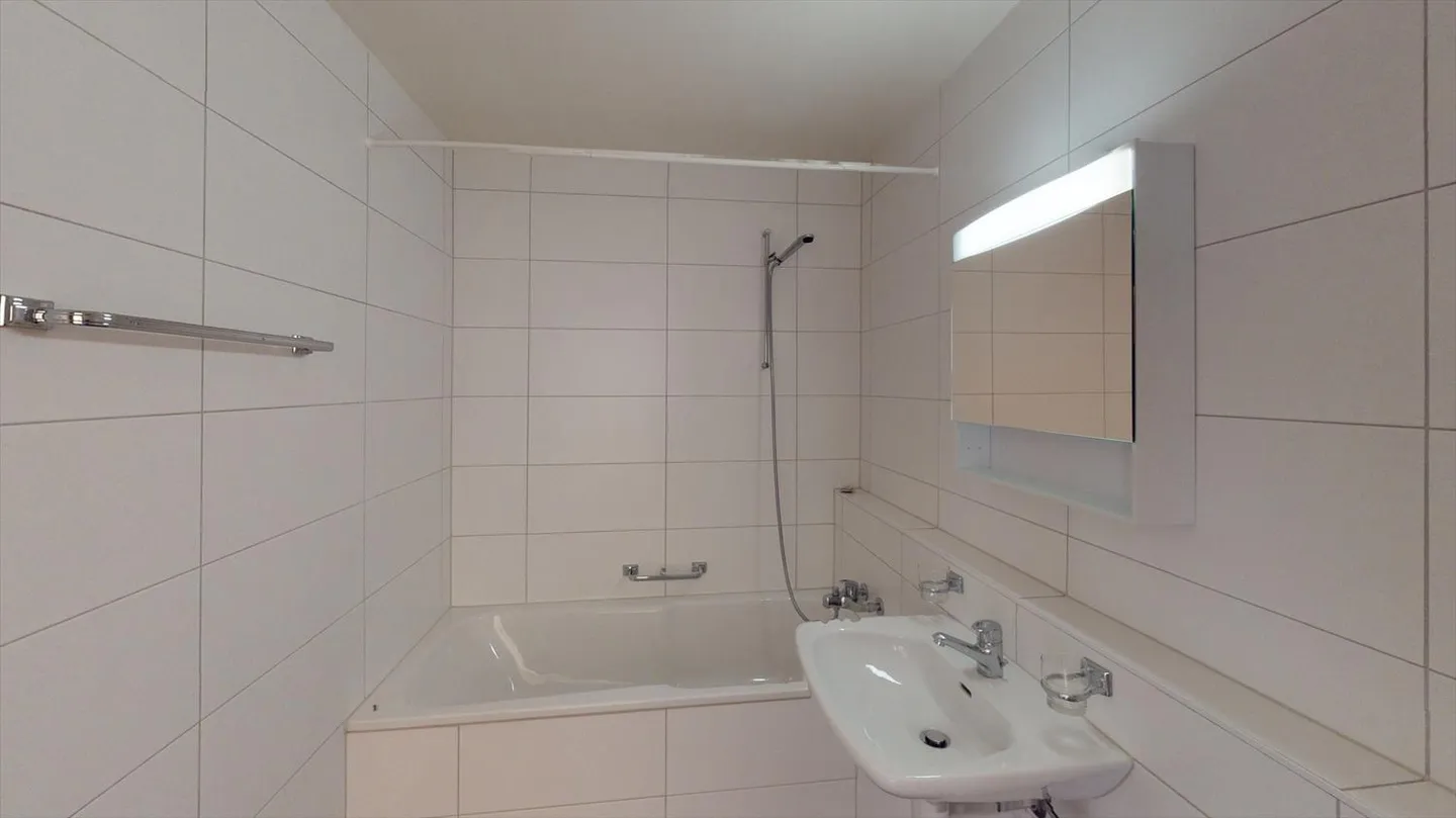 Bel appartement avec une vue panoramique - Photo 3 sur 9