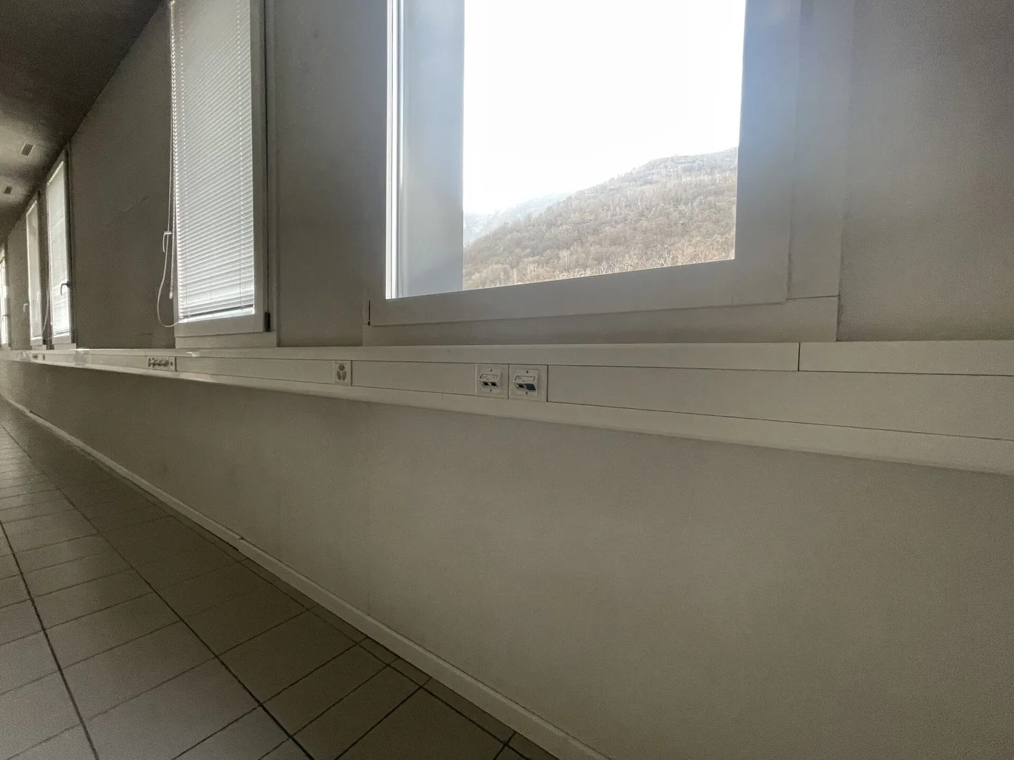 Espaces commerciaux avec dépôt - Photo 6 sur 9