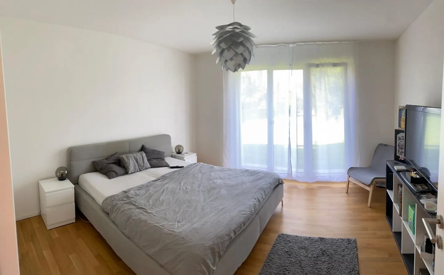 Charming 3.5-room apartment with spacious balcony - Photo 2 of 9